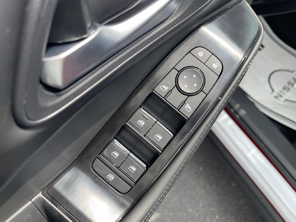 Used 2026 Nissan Rogue SV w/ Cold Weather Package AWD/4WD image 19
