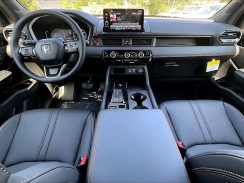New 2025 Honda Pilot TrailSport image 12