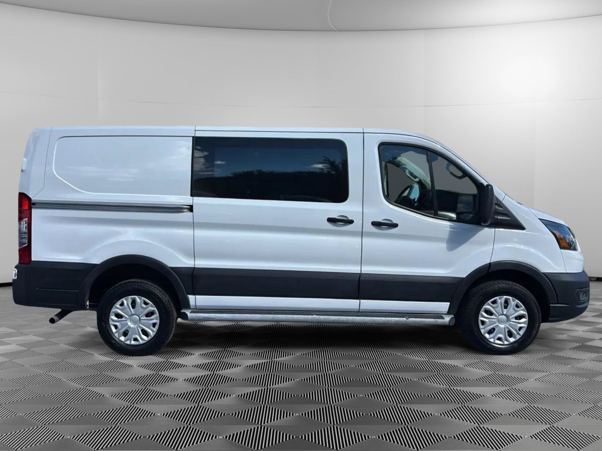 Used 2025 Ford Transit 250 Low Roof w/ Exterior Upgrade Package RWD image 6