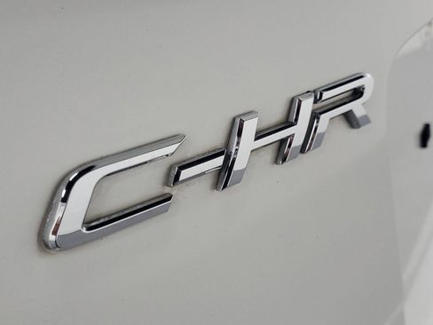 Used 2018 Toyota C-HR XLE image 9