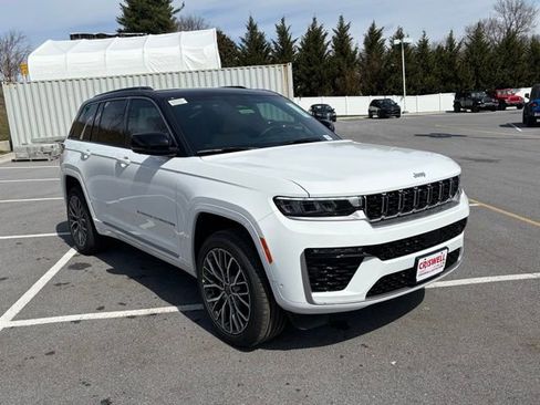 New 2026 Jeep Grand Cherokee Summit AWD/4WD image 2