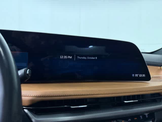 Used 2024 Cadillac XT4 Premium Luxury w/ Technology Package FWD image 23