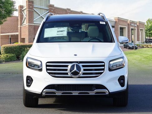 New 2026 Mercedes-Benz GLB 250 image 2