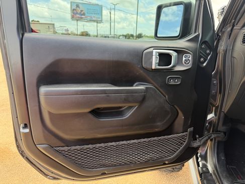 Used 2022 Jeep Gladiator Sport AWD/4WD image 30