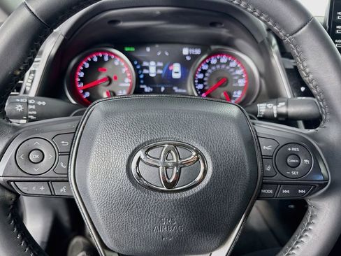 Used 2022 Toyota Camry XSE FWD image 16