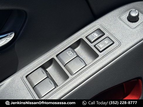 Used 2025 Nissan Frontier PRO-4X w/ Pro Premium Package image 31