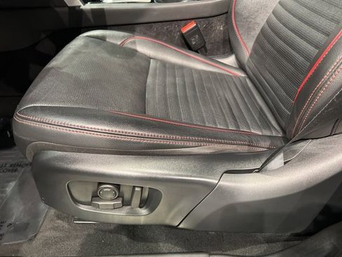 Used 2023 Land Rover Discovery Sport S R-Dynamic image 21