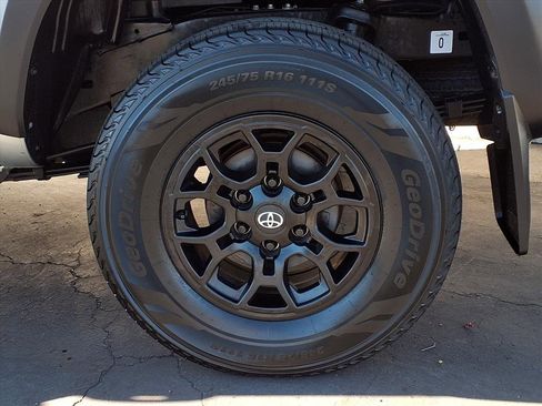 Certified 2023 Toyota Tacoma SR5 image 4