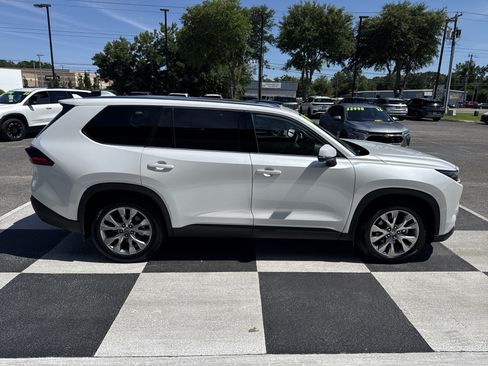 Used 2025 Toyota Grand Highlander AWD Hybrid image 3