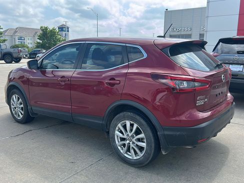 Used 2021 Nissan Rogue Sport S FWD image 3