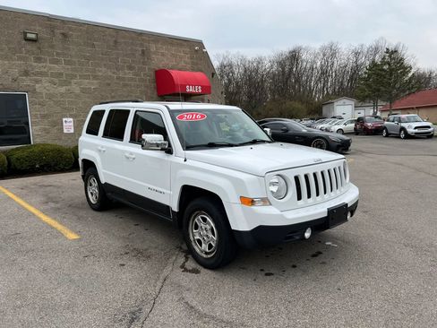 Used 2016 Jeep Patriot Sport w/ Power Value Group FWD image 3