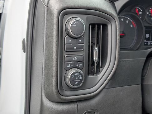 Used 2022 Chevrolet Silverado 2500 Custom w/ Custom Value Package AWD/4WD image 20