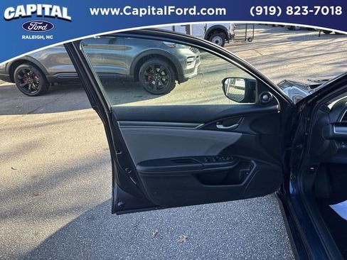 Used 2016 Honda Civic Touring image 19