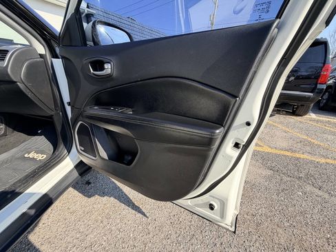 Used 2018 Jeep Compass Sport image 8