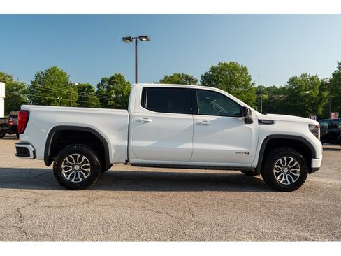 Used 2023 GMC Sierra 1500 AT4 AWD/4WD image 9
