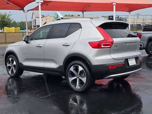 Used 2024 Volvo XC40 B5 Plus AWD/4WD image 3