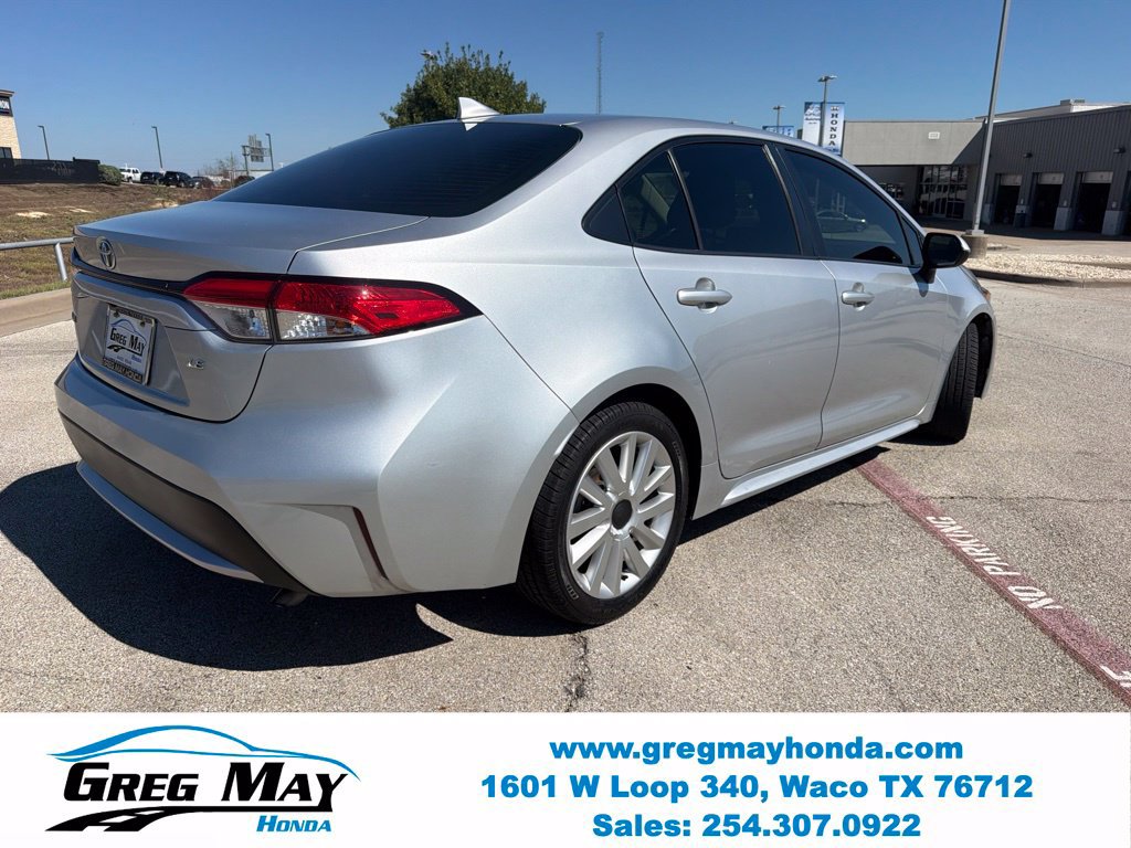 Used 2021 Toyota Corolla LE FWD image 3