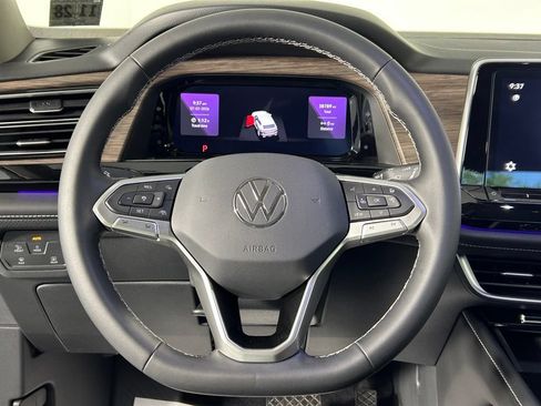 Used 2024 Volkswagen Atlas SEL AWD/4WD image 28
