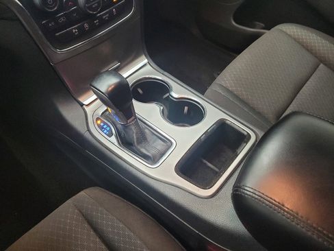 Used 2020 Jeep Grand Cherokee Laredo image 26