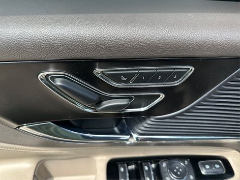 Used 2021 Lincoln Corsair FWD w/ Equipment Group 101A image 11