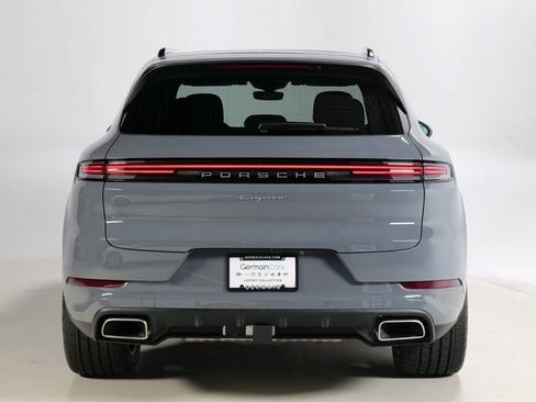 Certified 2026 Porsche Cayenne AWD/4WD image 10