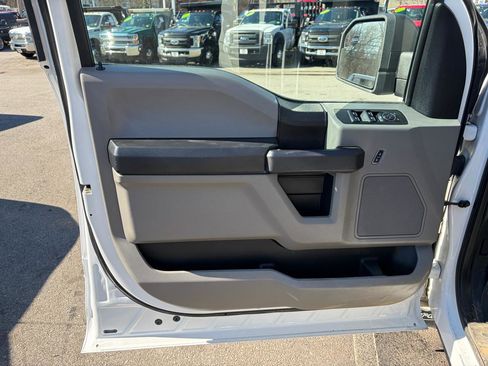Used 2016 Ford F150 XL w/ Equipment Group 101A Mid AWD/4WD image 19