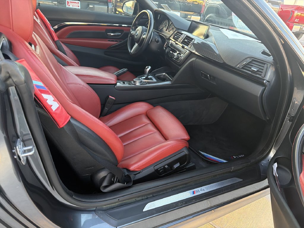 Used 2015 BMW M4 Convertible RWD image 24