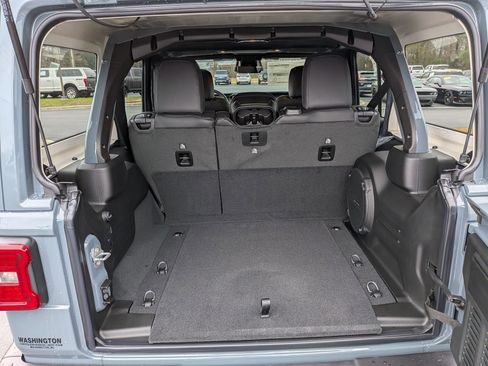 New 2026 Jeep Wrangler Unlimited Sahara AWD/4WD image 28