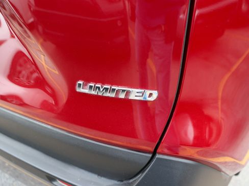 Used 2019 Toyota RAV4 Limited image 11