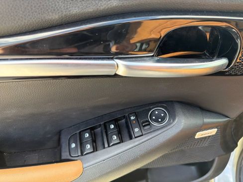 Certified 2024 Kia Seltos SX w/ SX Sunroof Package AWD/4WD image 15