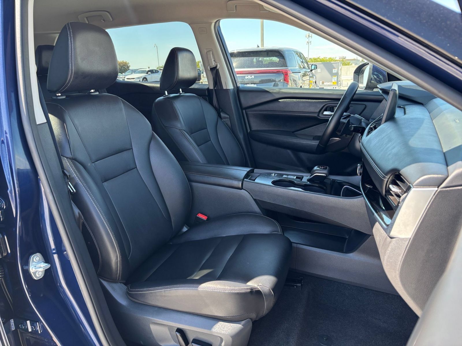 Used 2026 Nissan Rogue SL FWD image 38
