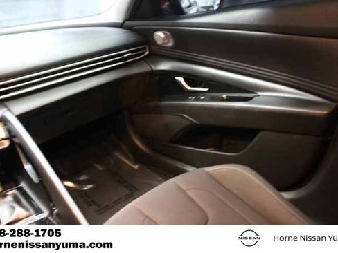 Used 2023 Hyundai Elantra SEL w/ Convenience Package FWD image 11