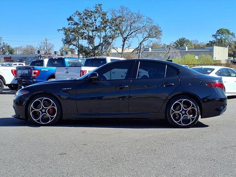 Used 2023 Alfa Romeo Giulia Veloce image 4