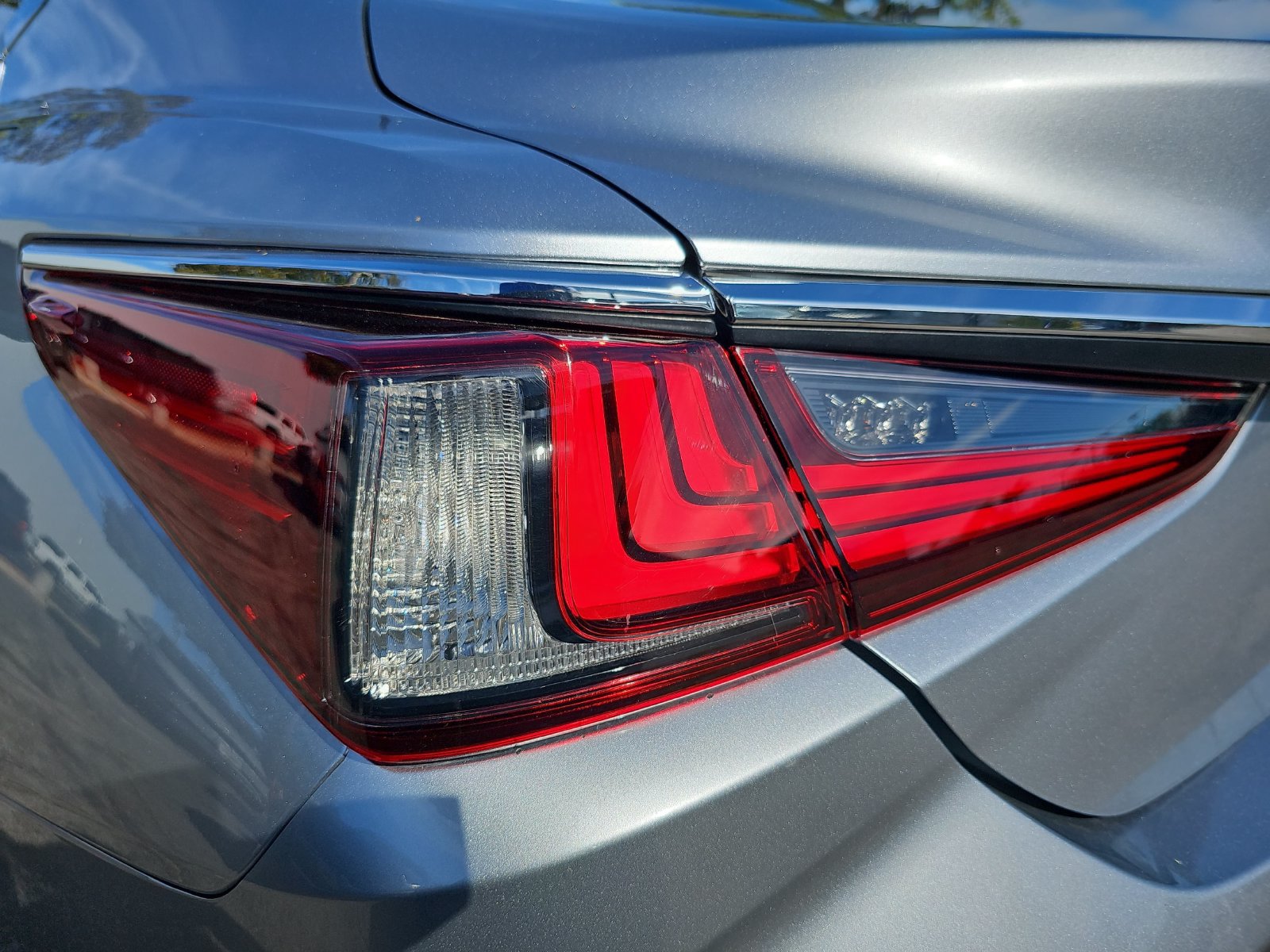 Used 2022 Lexus ES 350 w/ Accessory Package FWD image 40