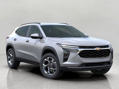 Used 2026 Chevrolet Trax LT w/ Driver Confidence Package FWD image 1