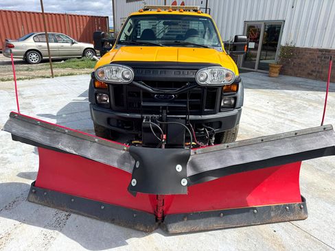 Used 2010 Ford F450 4x4 Regular Cab Super Duty image 9