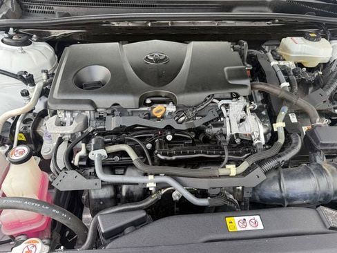 Used 2020 Toyota Camry XLE image 33