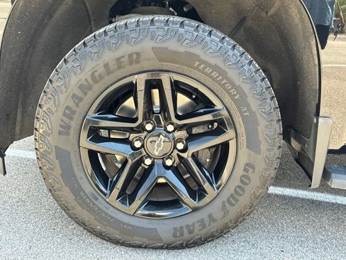 Used 2021 Chevrolet Silverado 1500 RST w/ LPO, Liner Protection Package AWD/4WD image 31