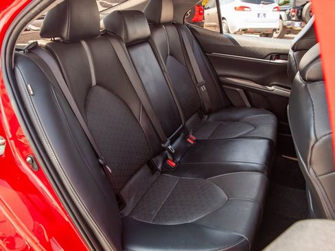 Used 2020 Toyota Camry XSE image 12