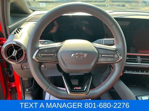 Used 2025 Chevrolet Equinox EV RS AWD/4WD image 25