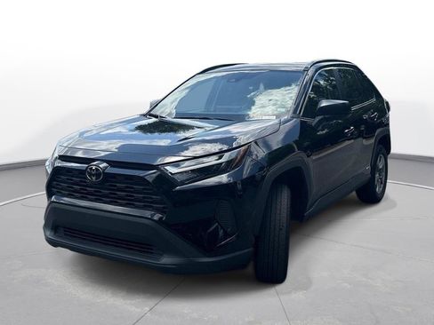 Used 2025 Toyota RAV4 LE AWD/4WD image 2