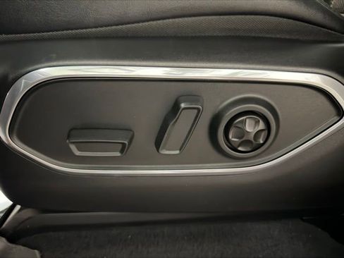 Used 2024 Jeep Wagoneer L Series III w/ Premium Group I AWD/4WD image 16