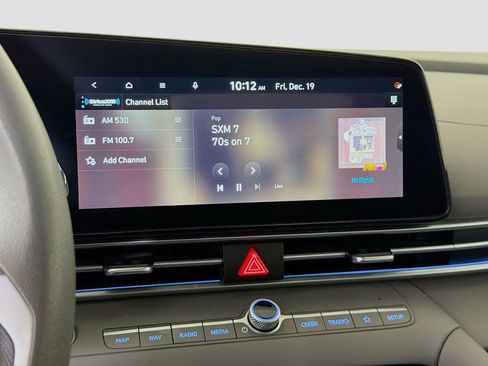 Used 2024 Hyundai Elantra SEL image 16