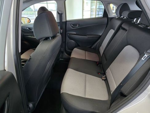 Used 2022 Hyundai Kona SE image 39