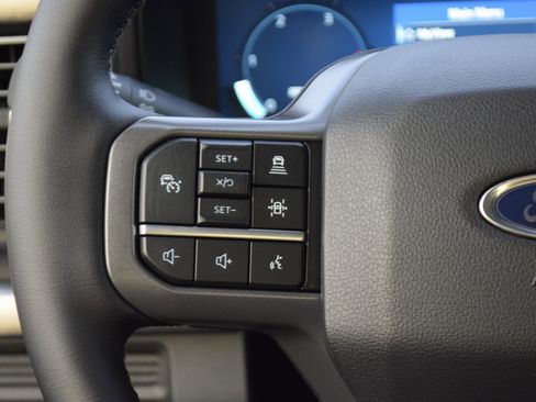 New 2026 Ford F250 Lariat w/ Black Appearance Package image 9