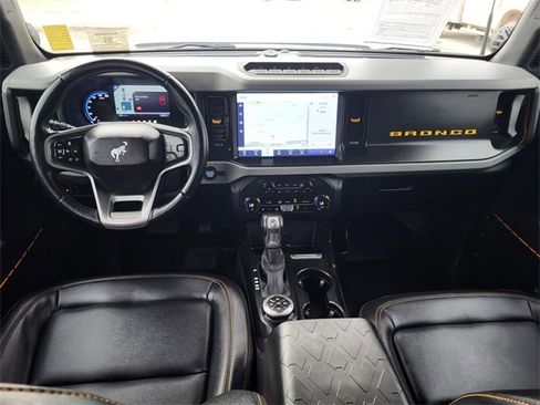 Used 2023 Ford Bronco Badlands image 13