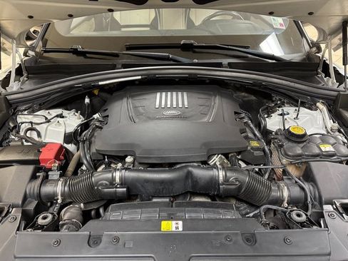 Used 2018 Land Rover Range Rover Velar R-Dynamic SE image 28
