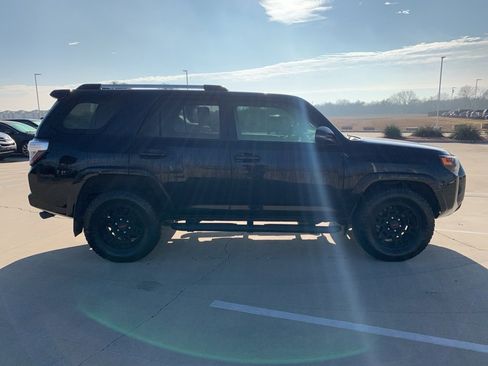 Used 2023 Toyota 4Runner SR5 Premium image 3