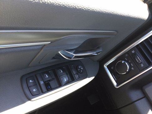 Used 2019 RAM 1500 Classic SLT AWD/4WD image 34