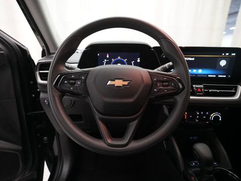 Used 2025 Chevrolet TrailBlazer LT AWD/4WD image 4